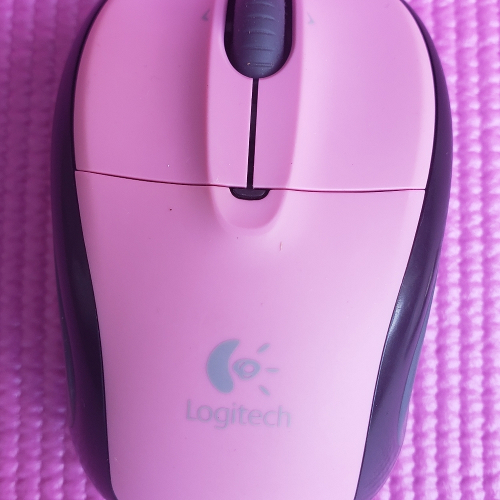 Logitech V220 3-Button Wireless Mouse - Picture 8 of 11